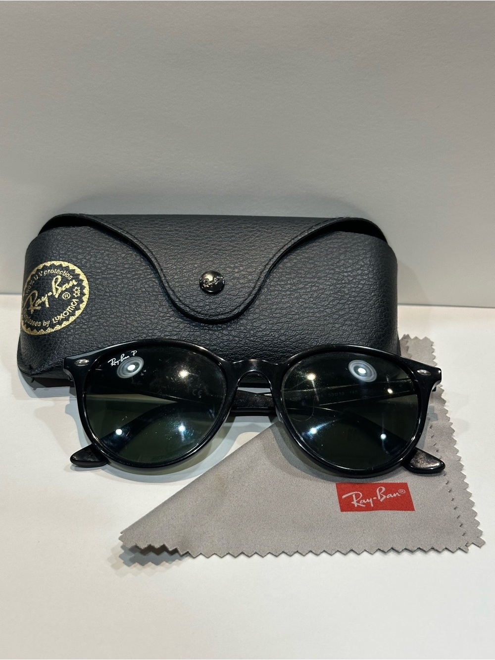 Ray-Ban RB4305 Black Round Sunglasses (Polarized)
